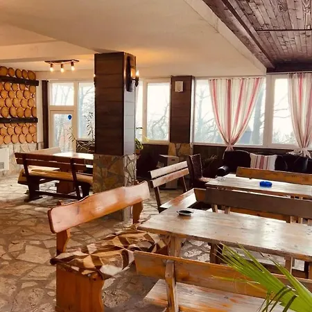 ロッジ комплекс тополица -the Beautiful View Aytos