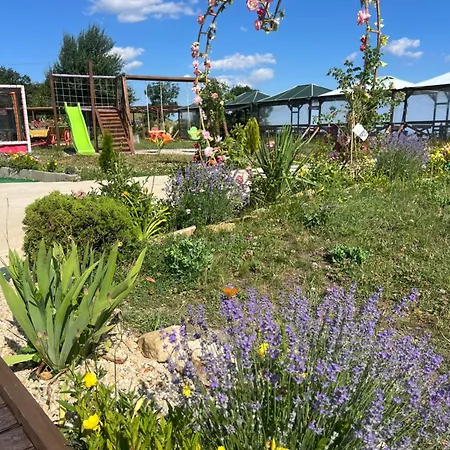 ロッジ комплекс тополица -the Beautiful View *