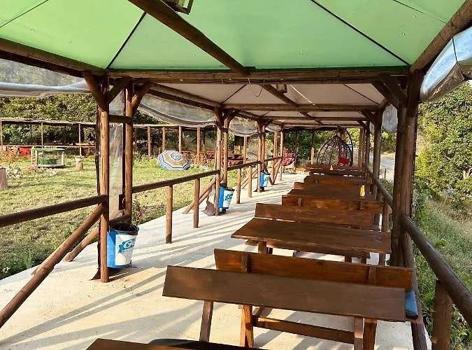 комплекс тополица -the Beautiful View Lodge Aytos